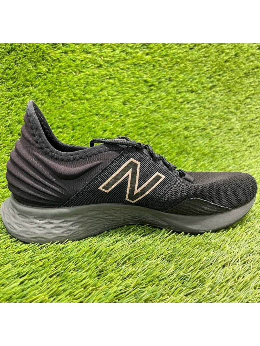 New Balance Fresh Foam Roav V1 Womens Size 8.5 Black Gray Running Shoes Sneakers